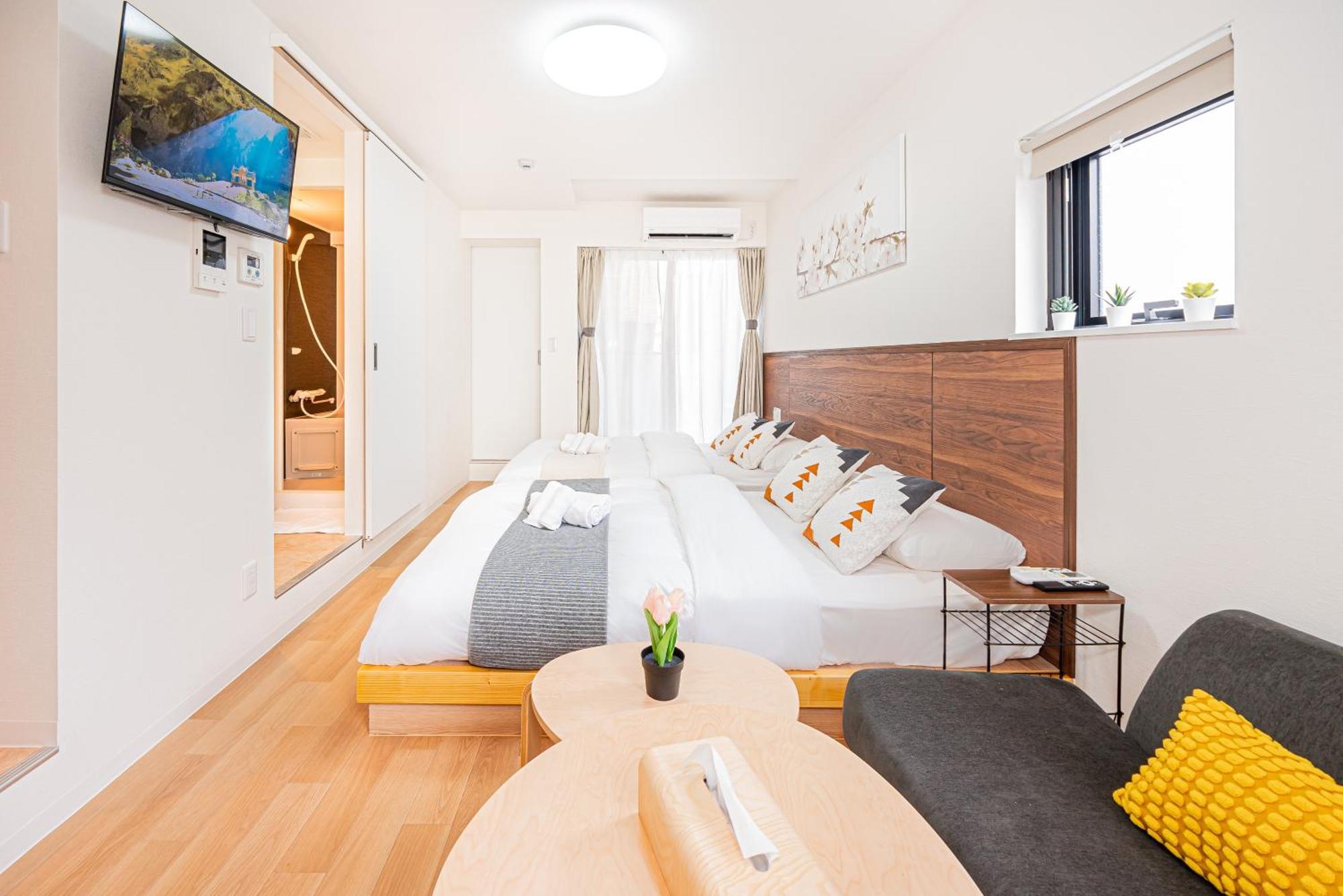 New Cozy Located On The Japanese Local Shopping Street Tokio